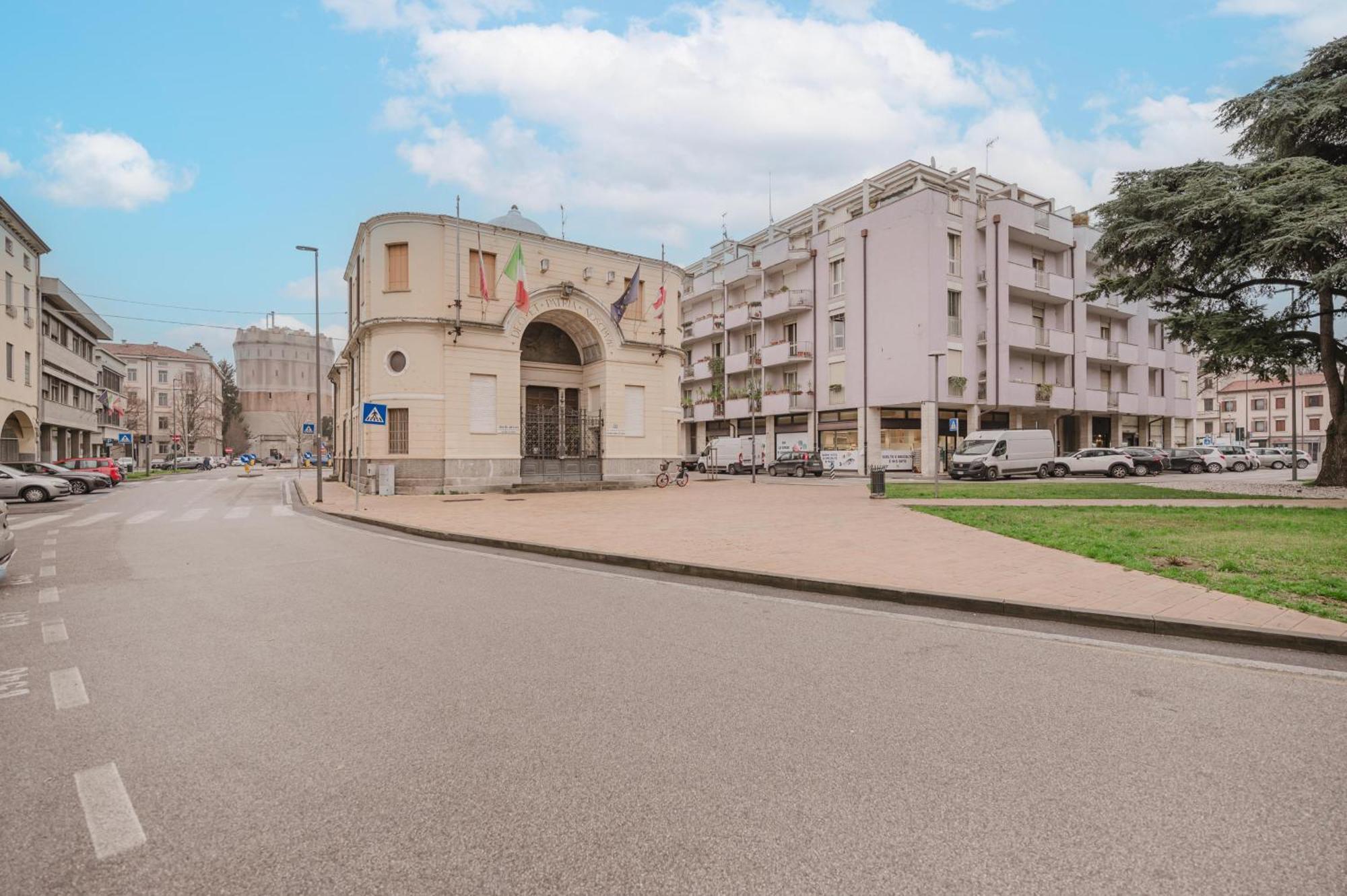 Casa Falco - 15 Min Dalla Stazione E Dal Centro